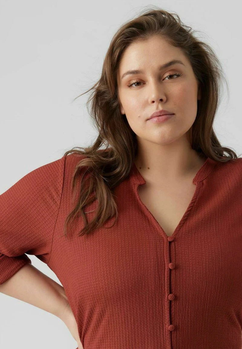 Vero Moda Curve Hemdbluse - Madder Brown 4 Vero Moda Curve Hemdbluse - Madder Brown – Bild 4