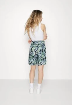 Vero Moda VMEASY - Shorts - Little Boy Blue -Vero Moda Verkäufe 64d17aa221044fb88d7dafdeebbe66a3