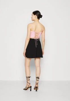 Vero Moda VMSIMPLY EASY SKATER SKIRT - Minirock - Black Solid -Vero Moda Verkäufe 64ec0b8cee784b44ae50ecc13ba1b6fe