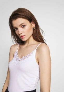 Vero Moda VMINGE SINGLET 2 PACK - Top - Black/bright White -Vero Moda Verkäufe 65a0b27d02d549d3827faac8cbab022d