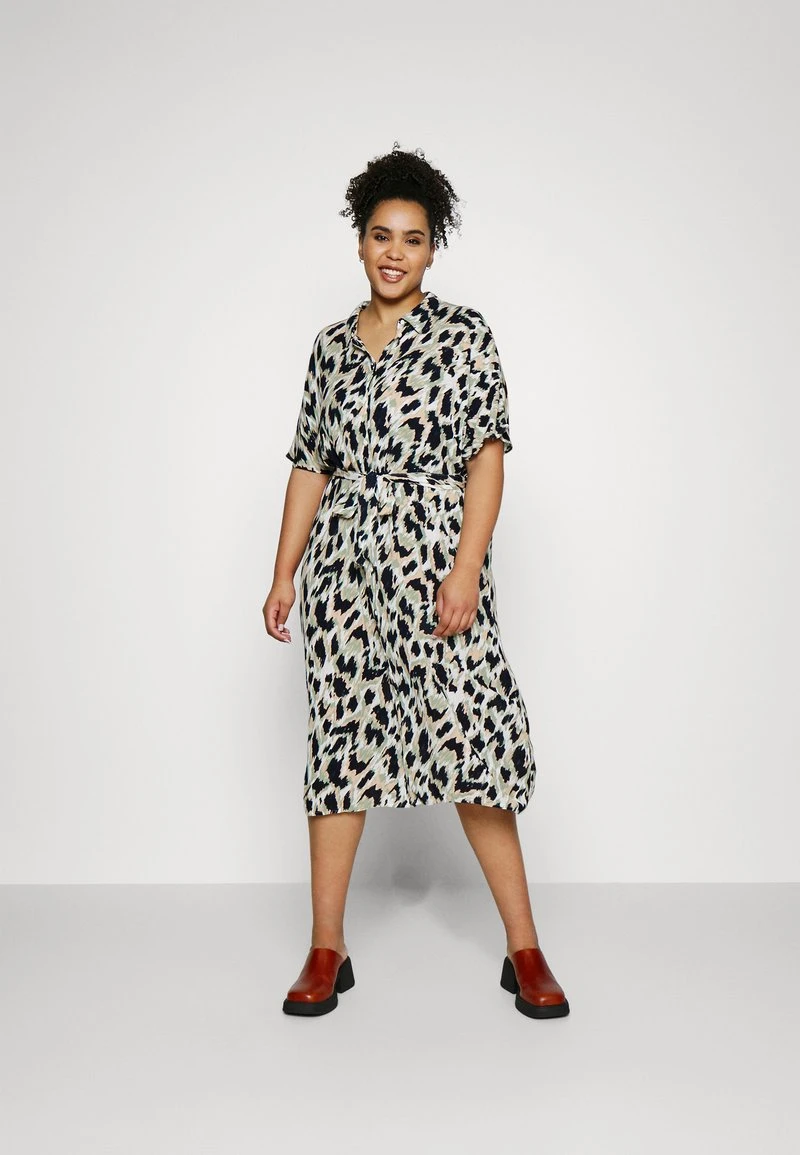Vero Moda Curve VMMENNY CALF SHIRT DRESS - Freizeitkleid - Navy Blazer/mette 1 Vero Moda Curve VMMENNY CALF SHIRT DRESS - Freizeitkleid - Navy Blazer/mette