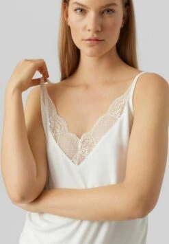 Vero Moda Unterhemd/-shirt - Snow White 9 Vero Moda Unterhemd/-shirt - Snow White -Vero Moda Verkäufe 670882e42b974e8089dc922c4128055a