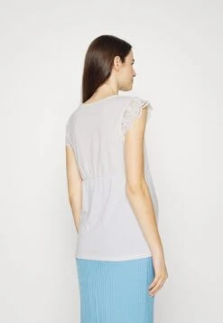 VMMCAIA - T-Shirt Print - Snow White 8 VMMCAIA - T-Shirt Print - Snow White -Vero Moda Verkäufe 67ca5e3608ec4595a38c1ba13cf7c0d8