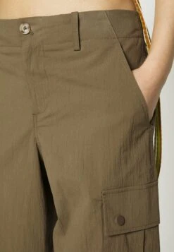 Vero Moda Petite VMRILEY LOOSE PANT - Cargohose - Capers 10 Vero Moda Petite VMRILEY LOOSE PANT - Cargohose - Capers -Vero Moda Verkäufe 6cfba64ea4c34a3f8507f7830d40aec9