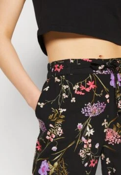 Vero Moda VMEASY PANTS - Stoffhose - Black -Vero Moda Verkäufe 71371febb75e43439ae8bcb8416fe13c