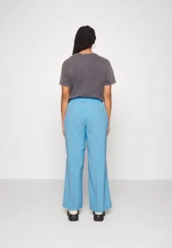 Vero Moda Curve VMSADIASUI WIDE SOLID PANT - Stoffhose - Little Boy Blue -Vero Moda Verkäufe 75614e0f841f46f6a3833da7e4624f08
