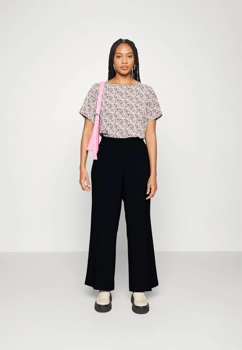 Vero Moda Curve VMSADIASUI WIDE SOLID PANT - Stoffhose - Black 2 Vero Moda Curve VMSADIASUI WIDE SOLID PANT - Stoffhose - Black – Bild 2