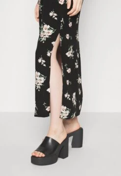 Vero Moda Petite VMEASY TANK DRESS - Maxikleid - Sandy Black -Vero Moda Verkäufe 76bba377be9f44a4a9fb1197f569b76c