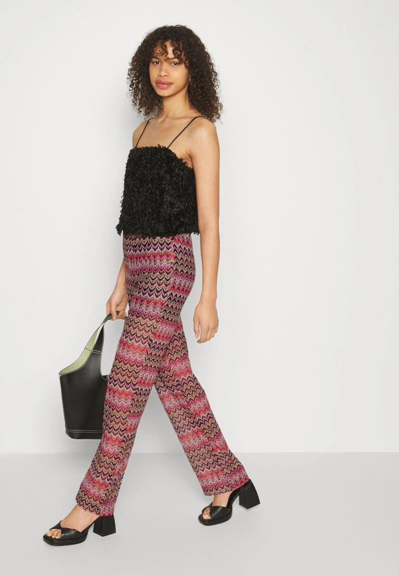 Vero Moda Tall VMDICTE WIDE PANT - Stoffhose - Bon Bon/navy Blue/snow White 4 Vero Moda Tall VMDICTE WIDE PANT - Stoffhose - Bon Bon/navy Blue/snow White – Bild 4