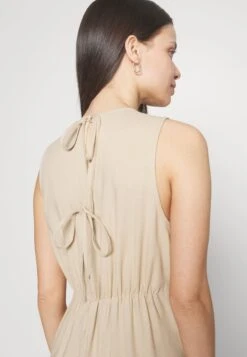 Vero Moda Petite VMMYMILO CULOTTE - Jumpsuit - Irish Cream -Vero Moda Verkäufe 7c35ff0dce77434ba2ceb39dec0925d0