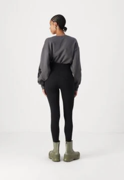 VMMINA LEO PRINT - Leggings - Trousers - Black -Vero Moda Verkäufe 7f6dd1d31f4b45a0b95ac12f7fabd297