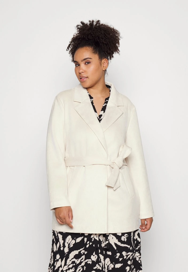 Vero Moda Curve VMJOSE NAPOLI JACKET - Trenchcoat - Birch 1 Vero Moda Curve VMJOSE NAPOLI JACKET - Trenchcoat - Birch