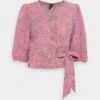 Vero Moda Petite VMPEPPER AYA WRAP - Bluse - Cyclamen/pepper