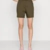 Vero Moda VMFLASHINO REGULAR CHINO - Shorts - Capers