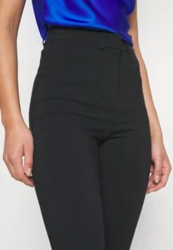 Vero Moda Tall VMAUGUSTASUKA - Stoffhose - Black -Vero Moda Verkäufe 86c1b260d36f4618bd3e9073b92be29a