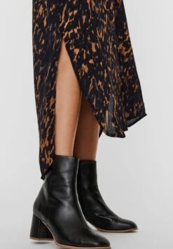 Vero Moda VMGILLEA DRESS - Day Dress - Tobacco Brown -Vero Moda Verkäufe 8dcbb6b4e75044b8b864cca78e20e07f