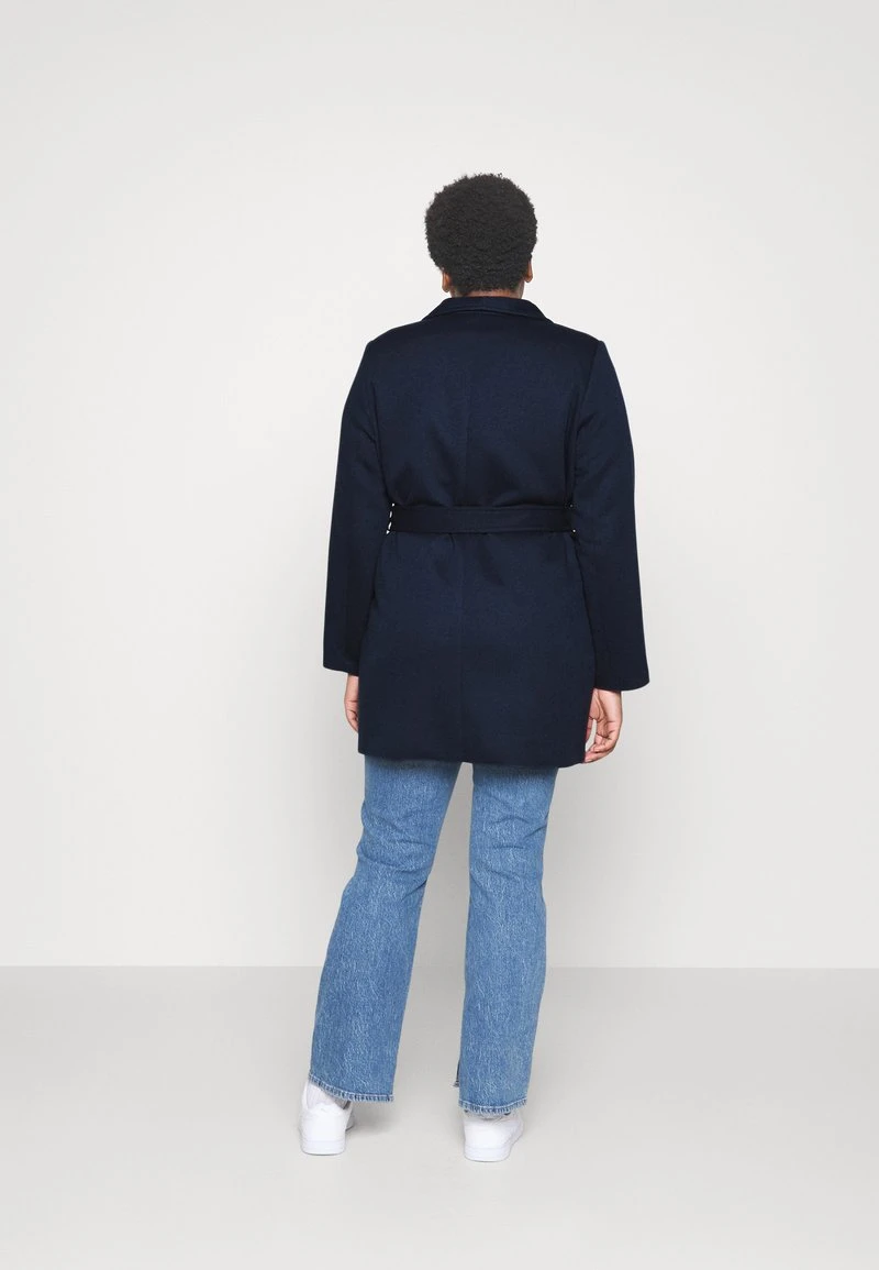 Vero Moda Curve VMVERODONAVIVIAN COAT CURVE - Klassischer Mantel - Navy Blazer 3 Vero Moda Curve VMVERODONAVIVIAN COAT CURVE - Klassischer Mantel - Navy Blazer – Bild 3