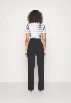 Vero Moda Tall VMSANDY STRAIGHT PANT - Chino - Black -Vero Moda Verkäufe 96cc6c9838fd4c87872045bcf747cc5a