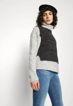 Vero Moda Tall VMPEACH - Jeans Skinny Fit - Medium Blue Denim -Vero Moda Verkäufe 98695717d0ce42b89122b29e5b244803