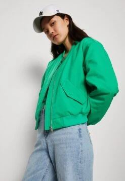 Vero Moda ALEXA SHORT BOOS - Bomberjacke - Bright Green -Vero Moda Verkäufe 99a4a82e60854323b5b14521ee0422d5