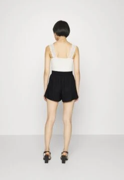Vero Moda Petite VMBUMPY - Shorts - Black -Vero Moda Verkäufe 9caa3f839a064aef85749d3619d784d8