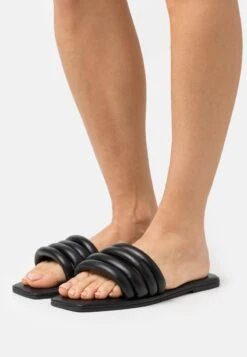 Vero Moda WILMA - Pantolette Flach - Black