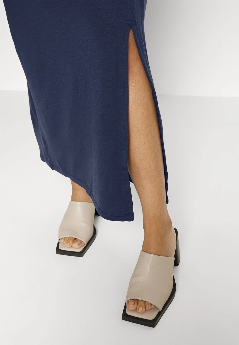 Vero Moda Petite VMAVA LULU ANCLE DRESS PETITE - Maxikleid - Navy Blazer 5 Vero Moda Petite VMAVA LULU ANCLE DRESS PETITE - Maxikleid - Navy Blazer – Bild 5