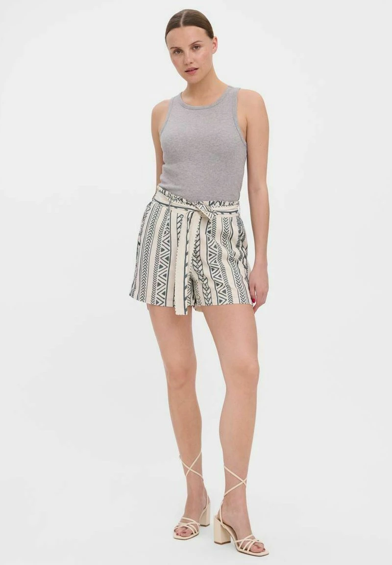 Vero Moda GEBUNDENE - Shorts - Birch 2 Vero Moda GEBUNDENE - Shorts - Birch – Bild 2