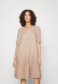 Vero Moda Tall VMNATALI DRESS - Freizeitkleid - Irish Cream -Vero Moda Verkäufe a4918ac8a266463b878b3a5b7a8dbc5c 1