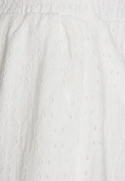 Vero Moda VMULRIKKE BRODERIE ANGLAIS - Shorts - Snow White -Vero Moda Verkäufe a6adff3834c84527bc0b8c94c49de8b5