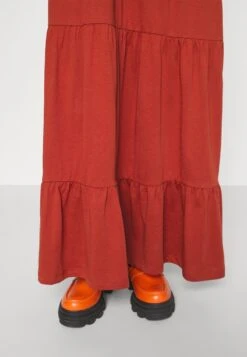 Vero Moda Petite VMMIA SKIRT - Maxirock - Red -Vero Moda Verkäufe a6f094c26aa84deab73b3f746e6a2c57