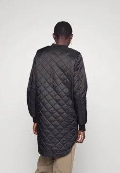 Vero Moda Tall VMHAYLE JACKET - Kurzmantel - Black -Vero Moda Verkäufe a8f1e7c53ca64c14a16a19e2ed72c348