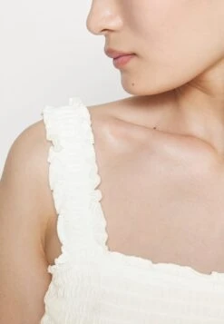 Vero Moda Petite VMMEDOSIABEL CROP - Top - Snow White 11 Vero Moda Petite VMMEDOSIABEL CROP - Top - Snow White -Vero Moda Verkäufe aad8f98a34d1468db4bf5d3fcb66ce9d