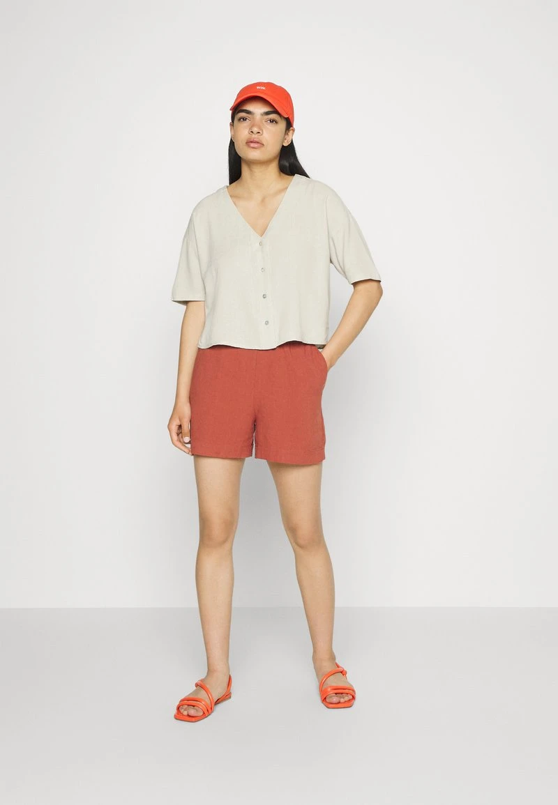 Vero Moda VMJESMILO - Shorts - Marsala Solid 2 Vero Moda VMJESMILO - Shorts - Marsala Solid – Bild 2