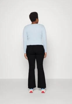 Vero Moda Curve VMSELINA FLARED - Jeans Bootcut - Black -Vero Moda Verkäufe acb405eb009f425ca1e27dc54fe00101