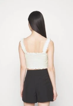 Vero Moda Petite VMMEDOSIABEL CROP - Top - Snow White 8 Vero Moda Petite VMMEDOSIABEL CROP - Top - Snow White -Vero Moda Verkäufe af6e3f2bc92a43799f9cfa7821a10762