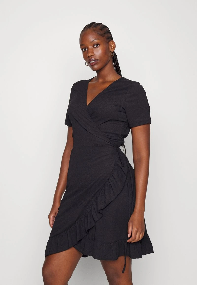 Vero Moda Curve VMHAYA SHORT DRESS - Freizeitkleid - Black 1 Vero Moda Curve VMHAYA SHORT DRESS - Freizeitkleid - Black
