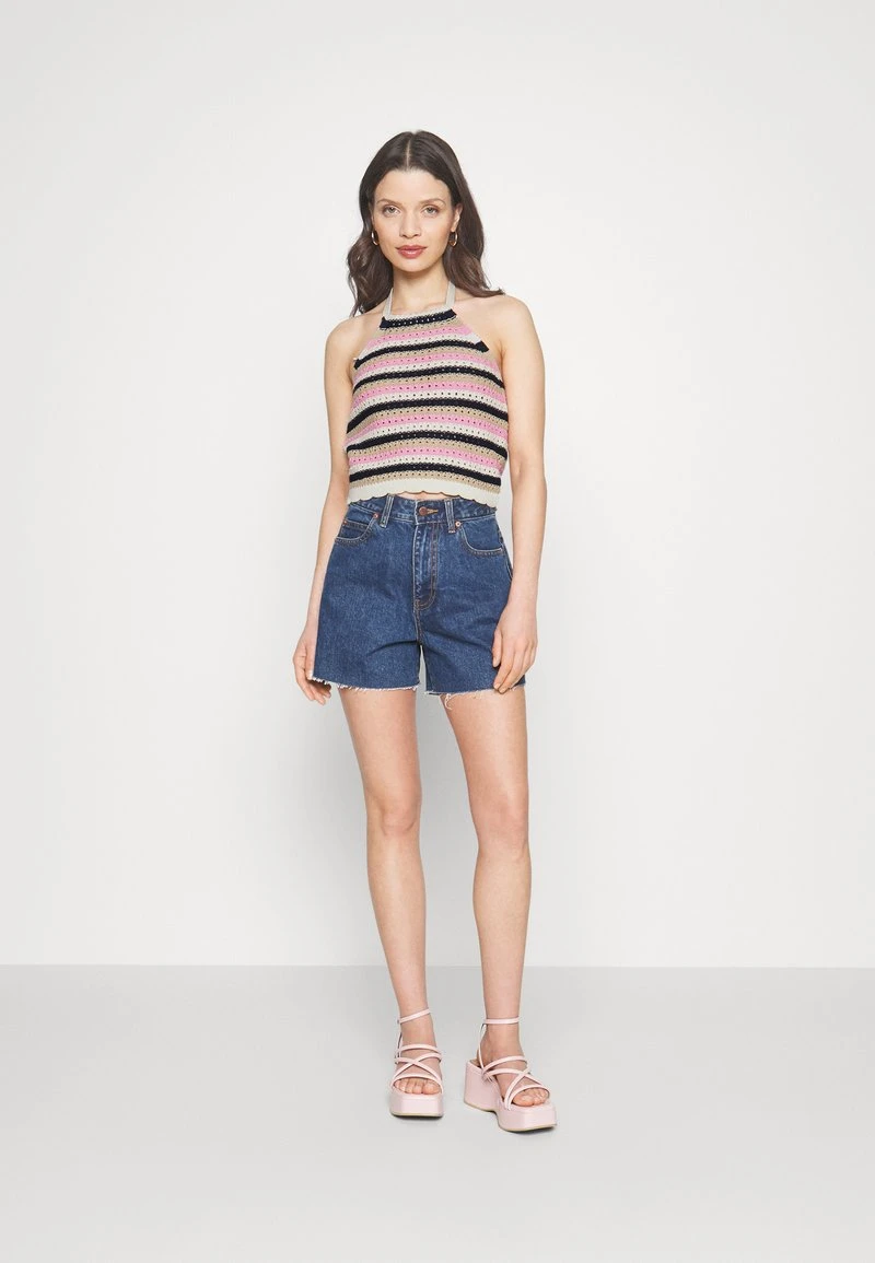 Vero Moda Petite VMSHAJI HALTERNECK - Top - Birch/bonbon/navy Blazer/irish Cream 2 Vero Moda Petite VMSHAJI HALTERNECK - Top - Birch/bonbon/navy Blazer/irish Cream – Bild 2