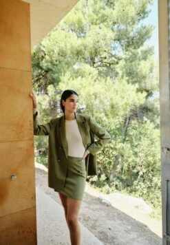 Vero Moda Minirock - Olive Branch -Vero Moda Verkäufe b269409e4b164f47b81602b2773eec2f