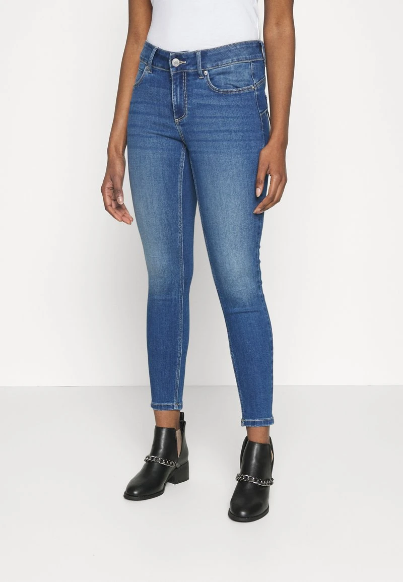 Vero Moda Petite VMSELA MR SLIM SHAPE - Jeans Skinny Fit - Med Blue Denim 1 Vero Moda Petite VMSELA MR SLIM SHAPE - Jeans Skinny Fit - Med Blue Denim