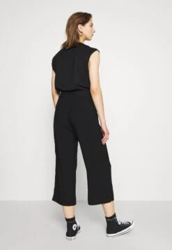 Vero Moda VMEMILY CULOTTE PANT - Stoffhose - Black 8 Vero Moda VMEMILY CULOTTE PANT - Stoffhose - Black -Vero Moda Verkäufe b573165a7aae41a2988fbf546b5ed1a2