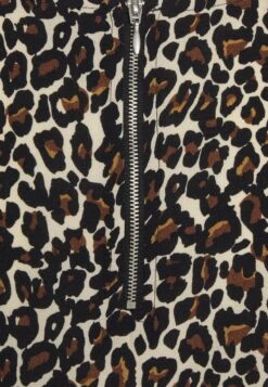 Vero Moda VMSAKI ZIP - T-Shirt Print - Oatmeal -Vero Moda Verkäufe b7774787c7a84b2a95350c8012cc1bef