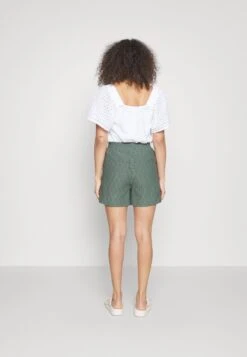 Vero Moda Tall VMULRIKKE BRODERIEANGLAIS - Shorts - Laurel Wreath 8 Vero Moda Tall VMULRIKKE BRODERIEANGLAIS - Shorts - Laurel Wreath -Vero Moda Verkäufe b8e6aef9ef9a4ccaa3cb3cdf250a57fe