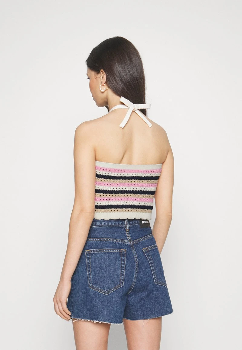 Vero Moda Petite VMSHAJI HALTERNECK - Top - Birch/bonbon/navy Blazer/irish Cream 3 Vero Moda Petite VMSHAJI HALTERNECK - Top - Birch/bonbon/navy Blazer/irish Cream – Bild 3