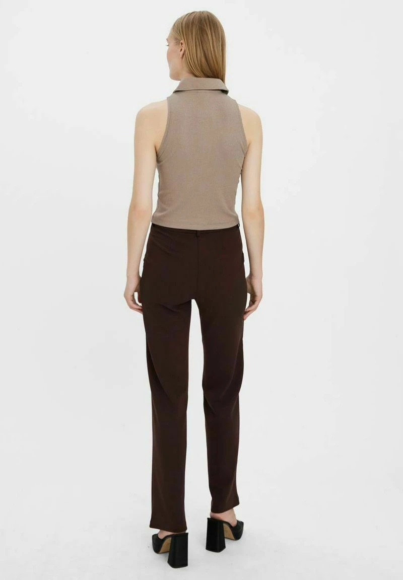 Vero Moda KURZES HALBREISSVERSCHLUSS - Poloshirt - Roasted Cashew 3 Vero Moda KURZES HALBREISSVERSCHLUSS - Poloshirt - Roasted Cashew – Bild 3