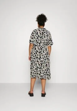 Vero Moda Curve VMMENNY CALF SHIRT DRESS - Freizeitkleid - Navy Blazer/mette 8 Vero Moda Curve VMMENNY CALF SHIRT DRESS - Freizeitkleid - Navy Blazer/mette -Vero Moda Verkäufe c830172546014ca29cddda112af0c0b4