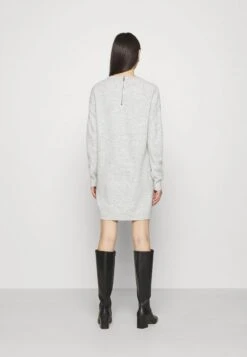 Vero Moda VMBLAKELY IVA - Strickkleid - Light Grey Melange -Vero Moda Verkäufe ce8363cbefbb4e61adcc6ebae738c426