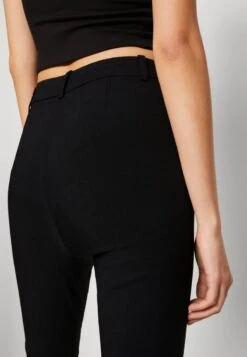 Vero Moda VMAUGUSTASUKA - Leggings - Hosen - Black -Vero Moda Verkäufe d565b34391c94018827db3b028b295d0