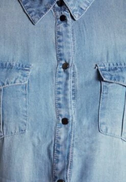 VMMSILLA SHORT DRESS NEW - Jeanskleid - Light Blue Denim 10 VMMSILLA SHORT DRESS NEW - Jeanskleid - Light Blue Denim -Vero Moda Verkäufe d74919e9c29a490ba1035e9767d2c84c