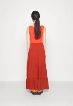 Vero Moda Petite VMMIA SKIRT - Maxirock - Red -Vero Moda Verkäufe d9187332a9f04773adacd39df45b5829